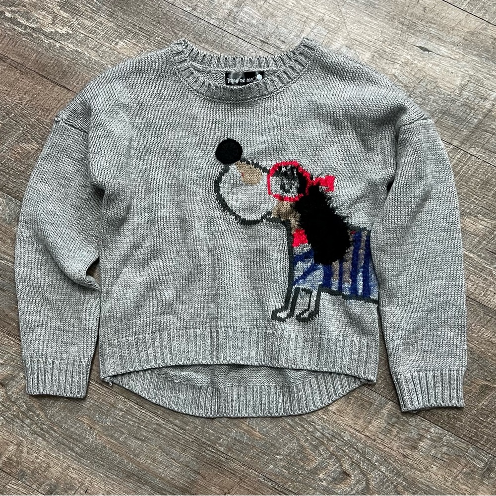 Imagine Me girls size small sweater. New without tags.